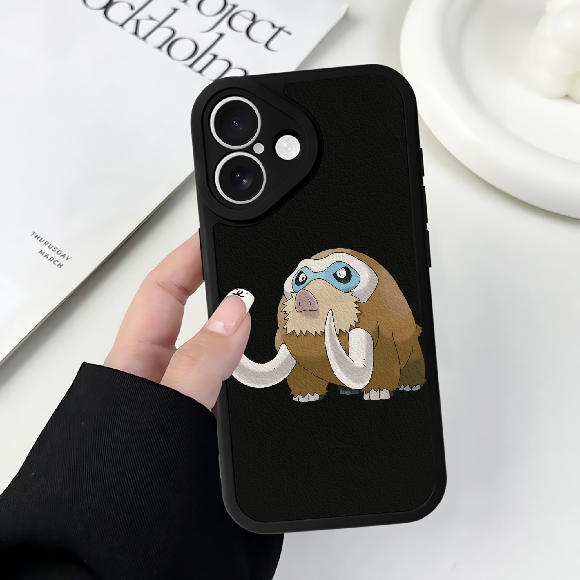 （画像用） ポケットモンスター Pokémon 【iPhone 16シリーズ対応】シリコンスマホケース（レザー調） 材質：シリコン